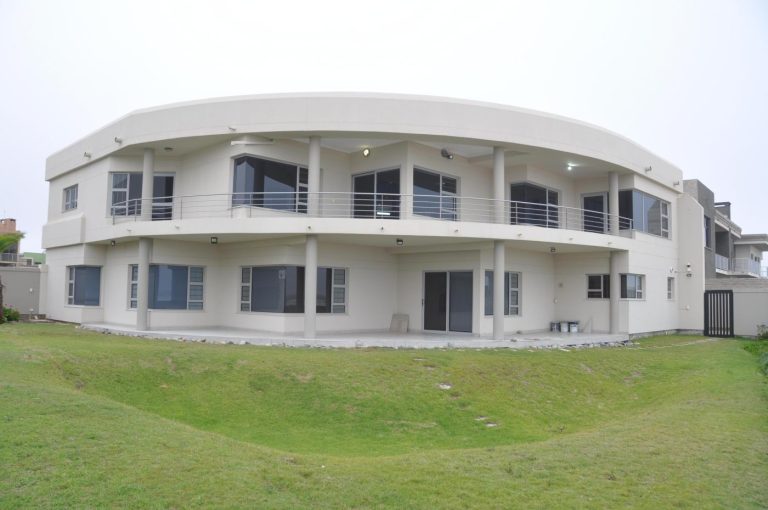 Seafront Villa Vogelstrand