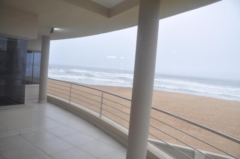 Seafront Villa Vogelstrand